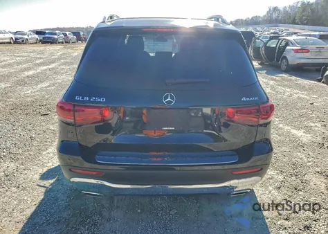 2020 Mercedes-Benz Glb 250 4Matic z USA, uszkodzony, nr VIN WDC4M4HB1LW002936